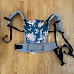 Tula Floral Carrier